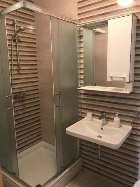 Apartmani Ruza Makarská Exteriér fotografie